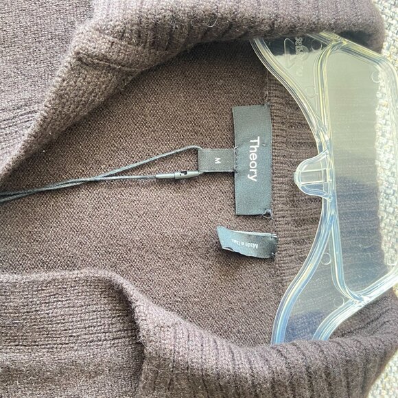 NWT Theory Women's Cashmere Sweater Size Medium - Picture 6 of 10